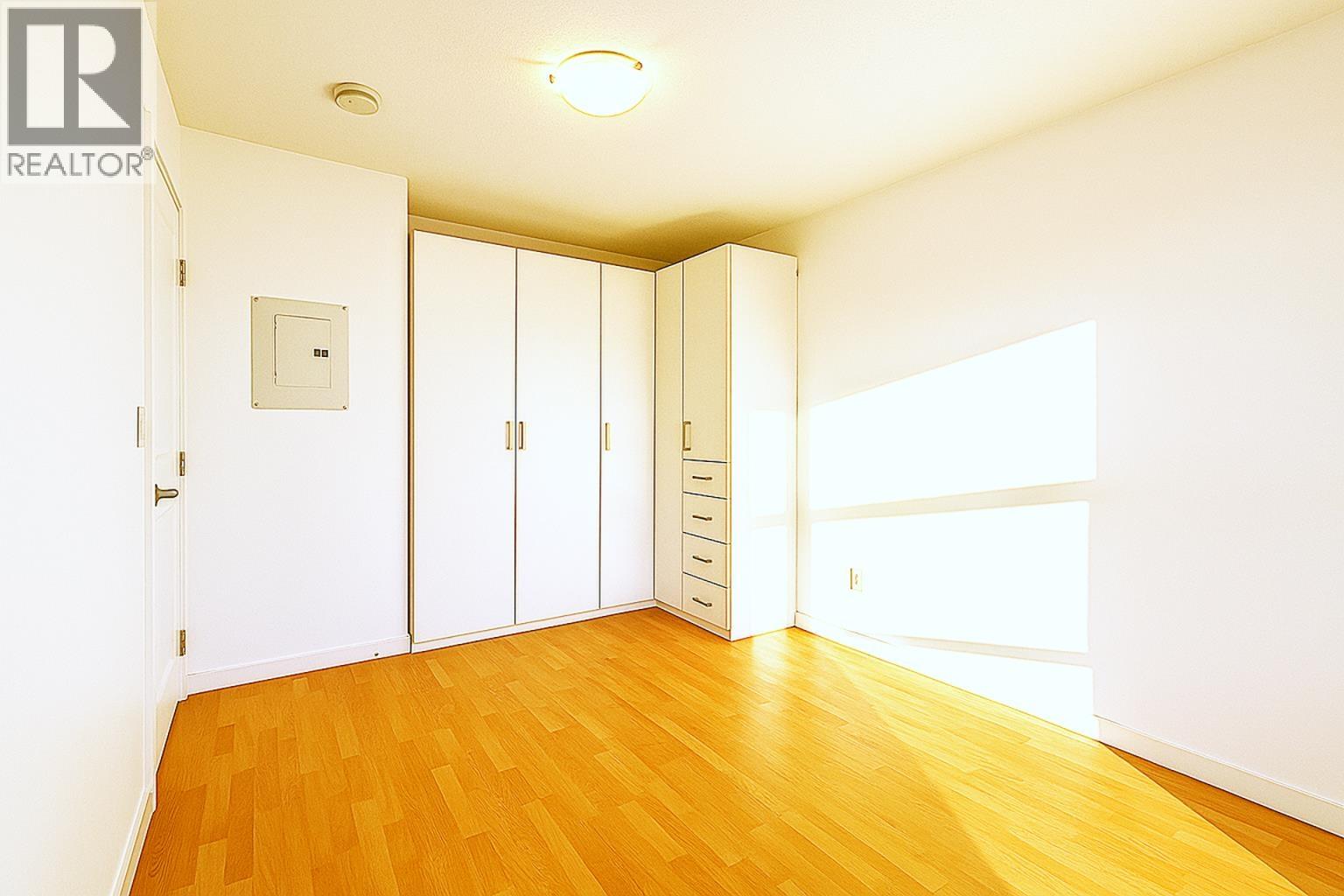 503 415 E COLUMBIA STREET, New Westminster