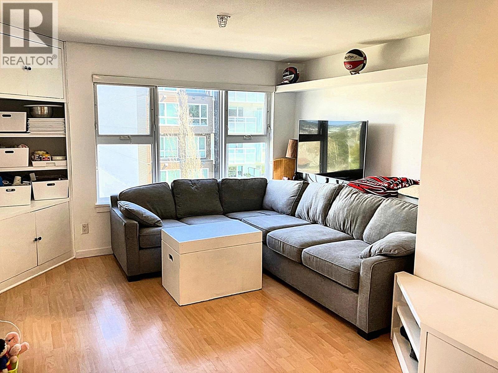 503 415 E COLUMBIA STREET, New Westminster