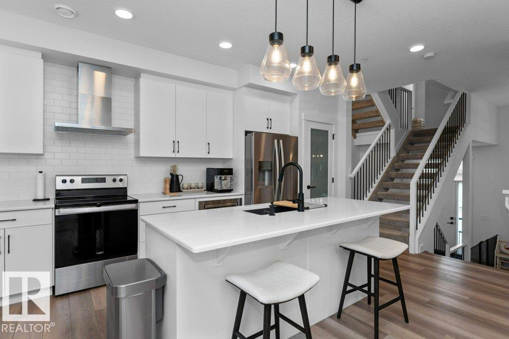 #8 9745 92 ST NW, Edmonton