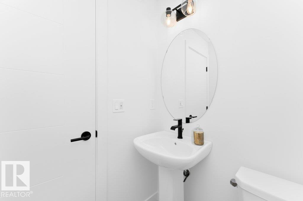 #8 9745 92 ST NW, Edmonton