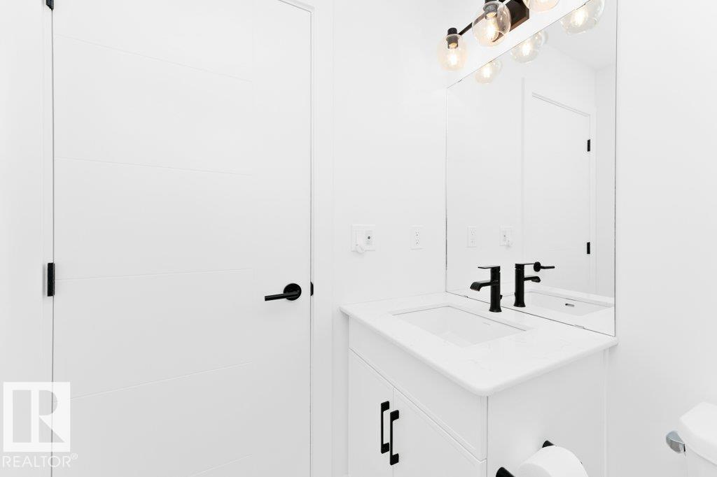 #8 9745 92 ST NW, Edmonton