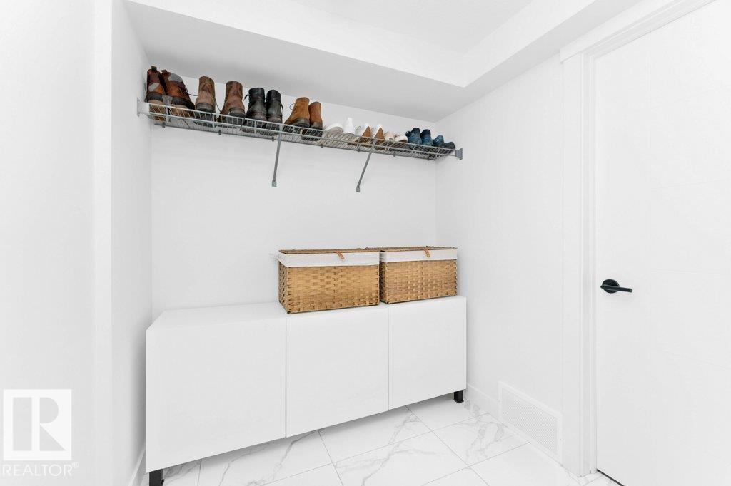 #8 9745 92 ST NW, Edmonton