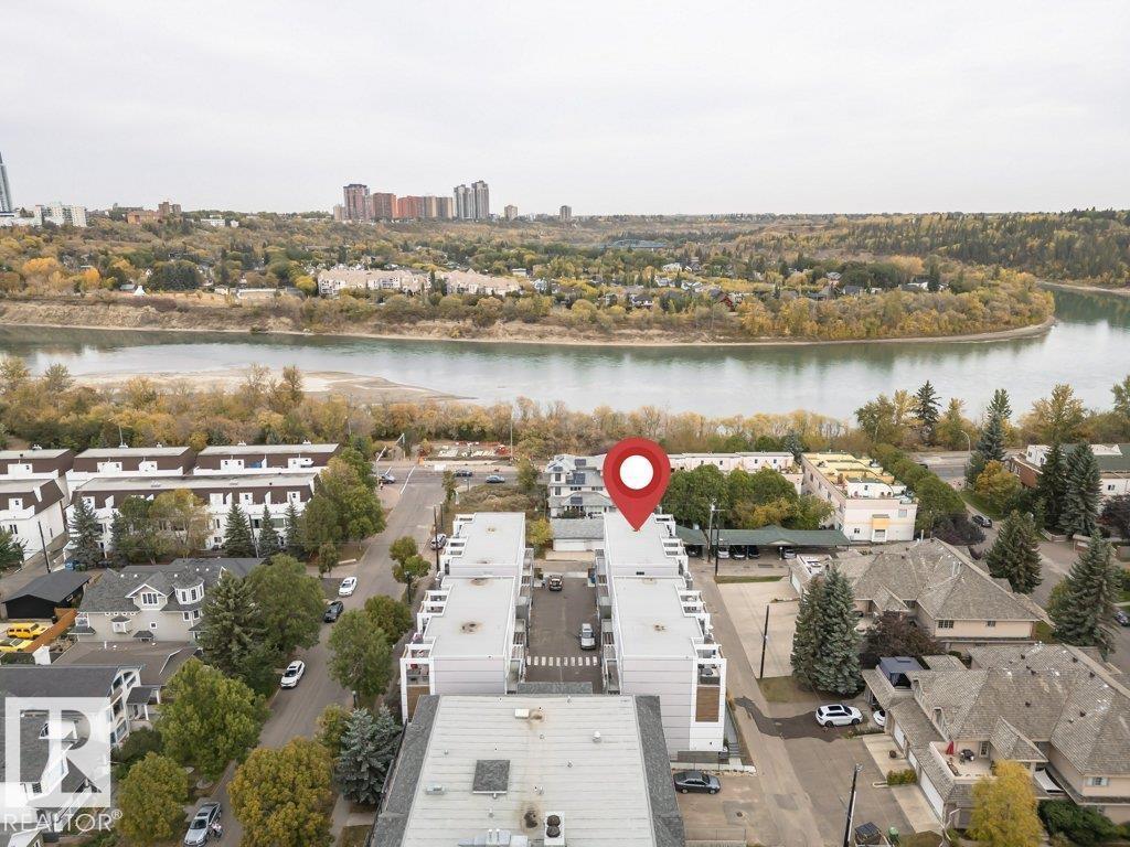 #8 9745 92 ST NW, Edmonton