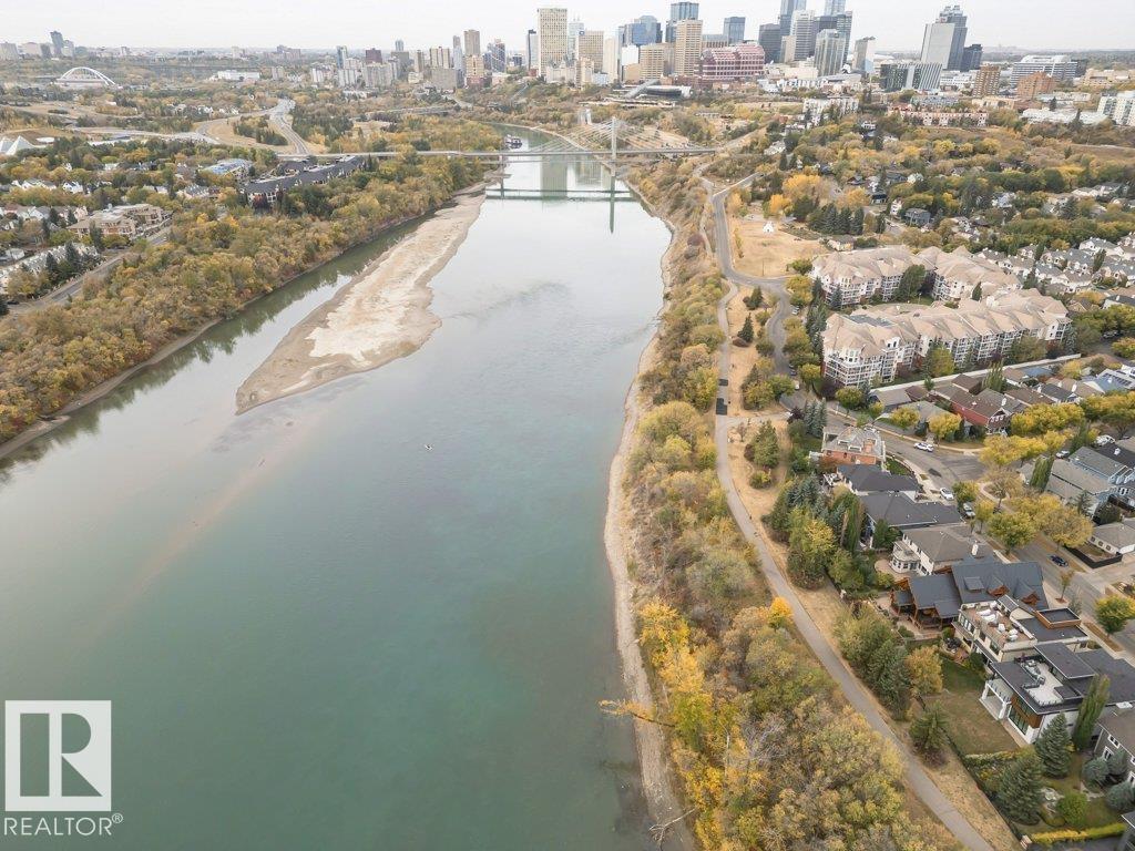 #8 9745 92 ST NW, Edmonton