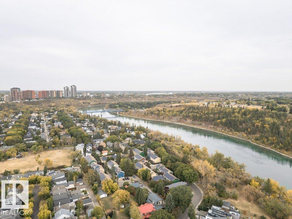 #8 9745 92 ST NW, Edmonton