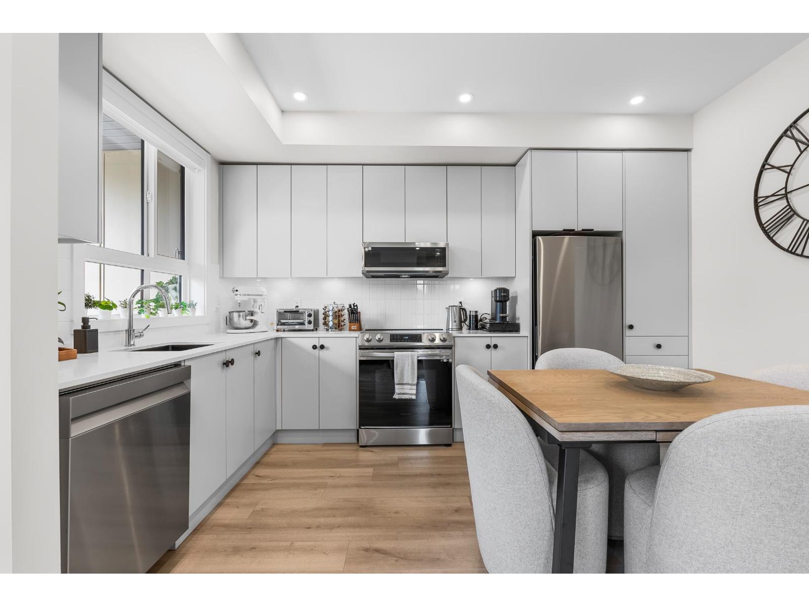 312 45505 CAMPUS DRIVE, Garrison Crossing, Chilliwack