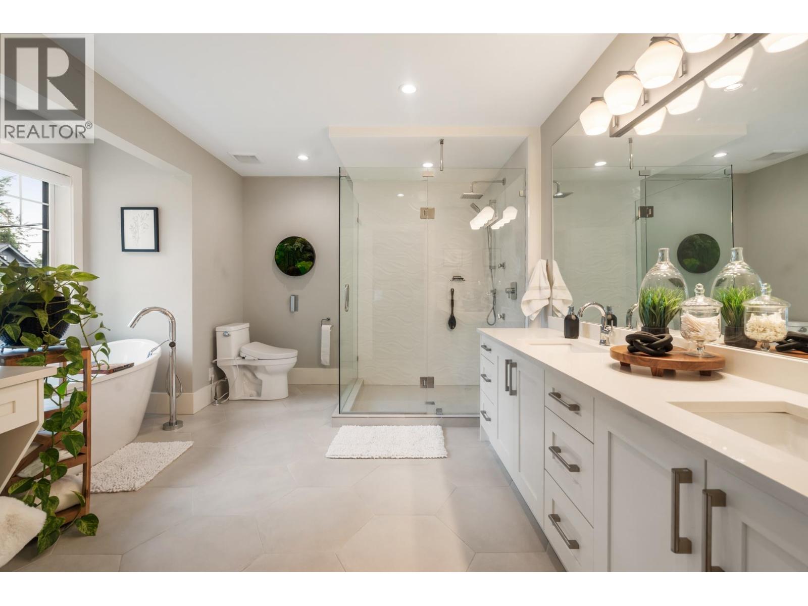 1745 ENDERBY AVENUE, Delta