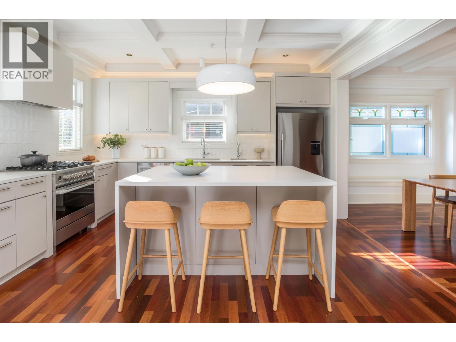 3242 W 3RD AVENUE, Vancouver