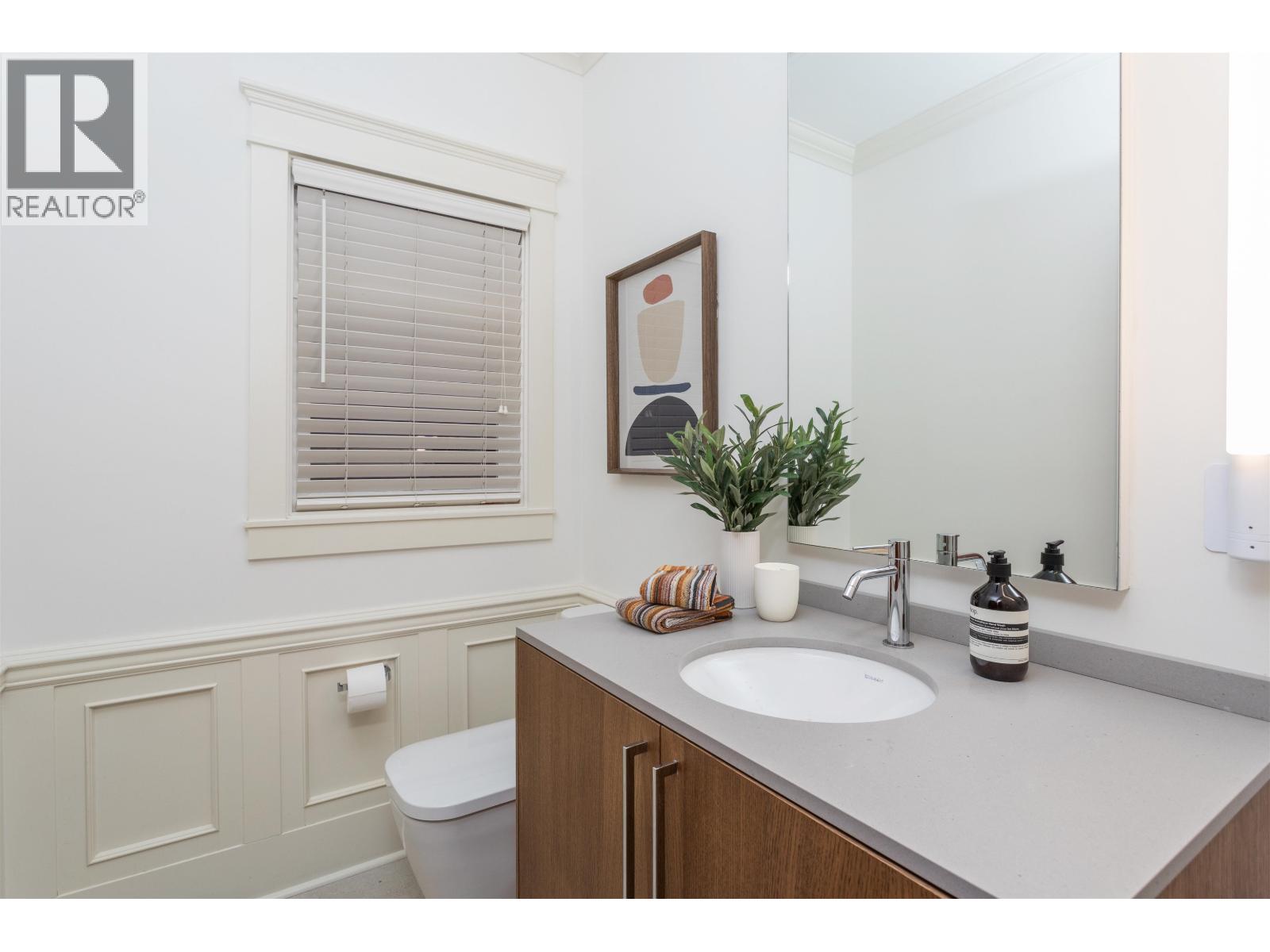 3242 W 3RD AVENUE, Vancouver