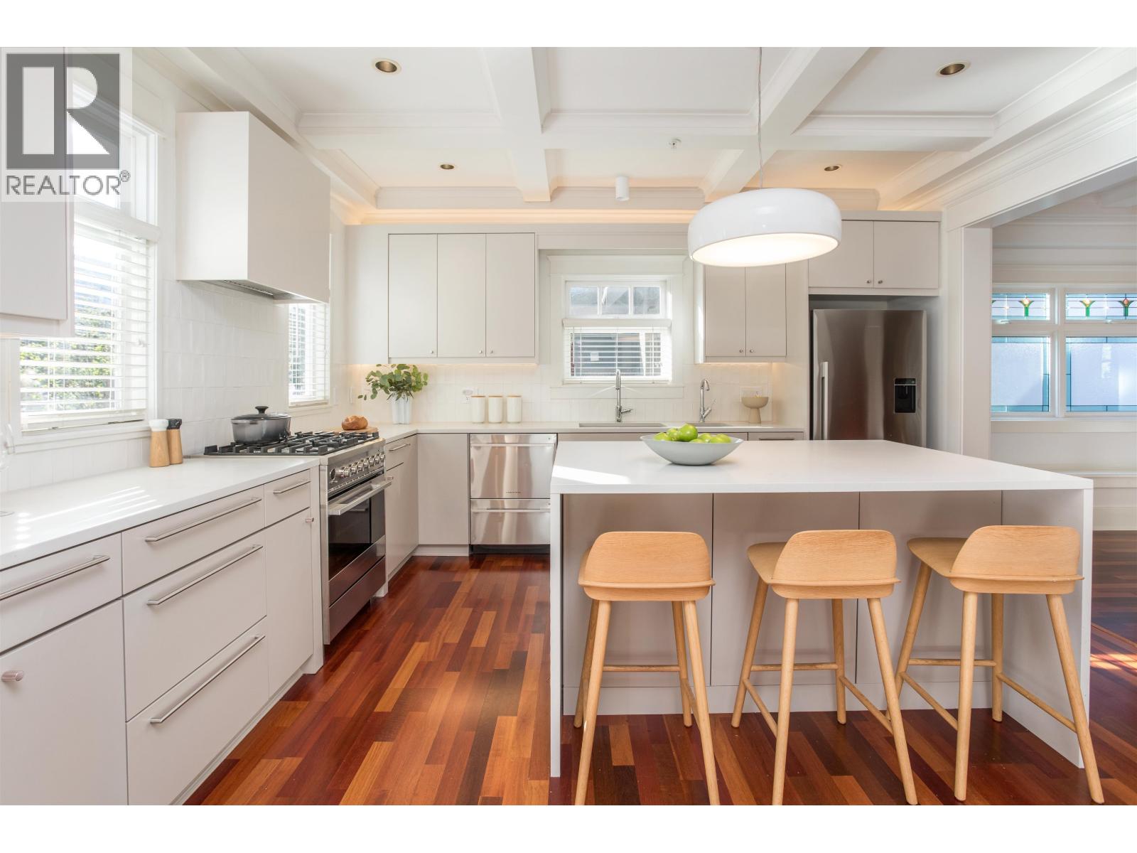 3242 W 3RD AVENUE, Vancouver