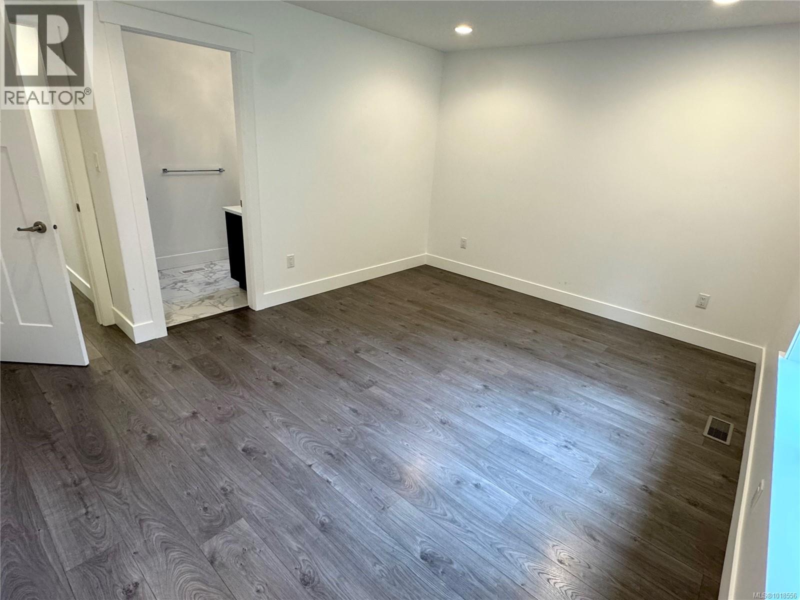 5211 Hammond Bay Rd, Nanaimo