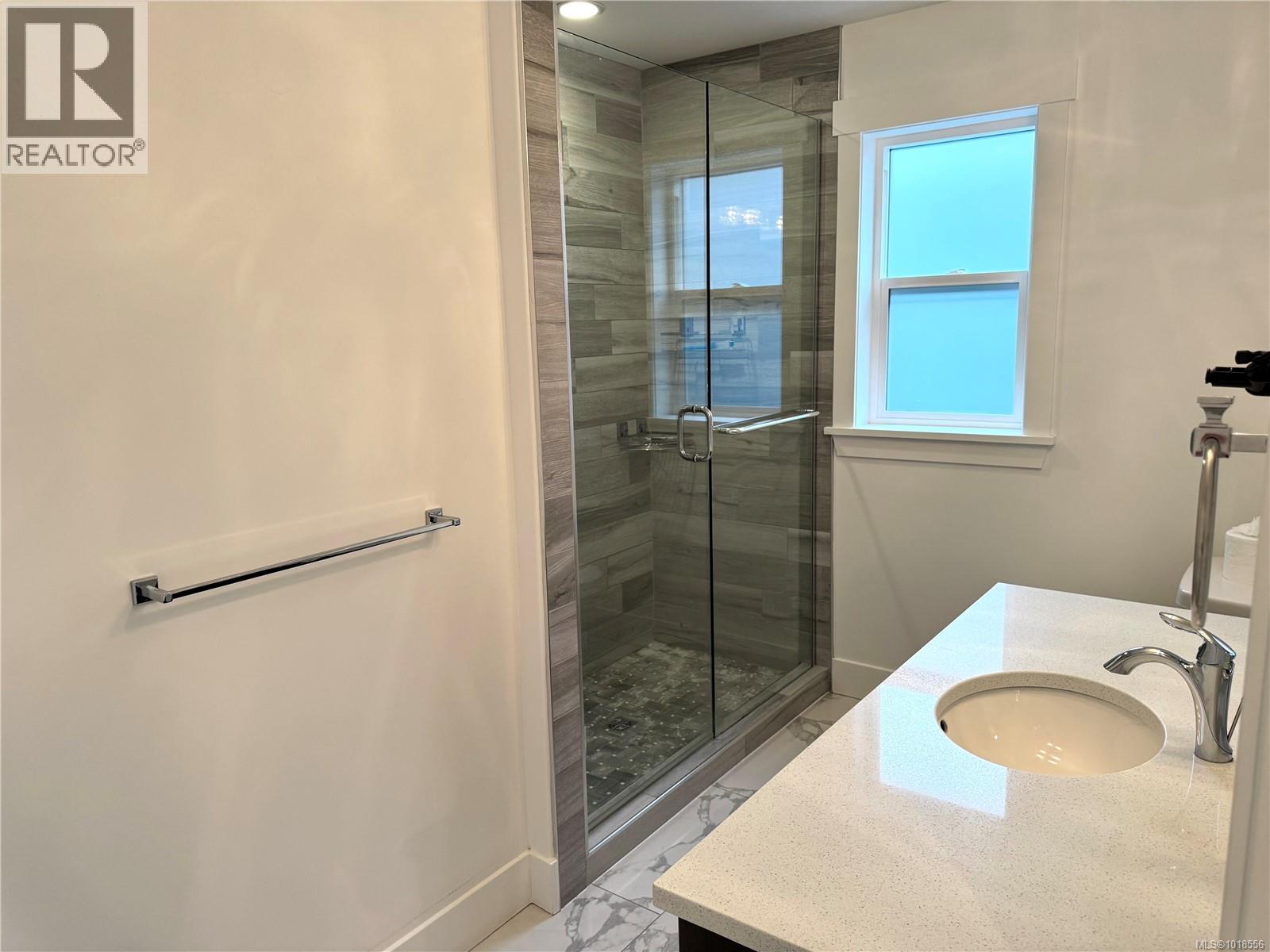 5211 Hammond Bay Rd, Nanaimo