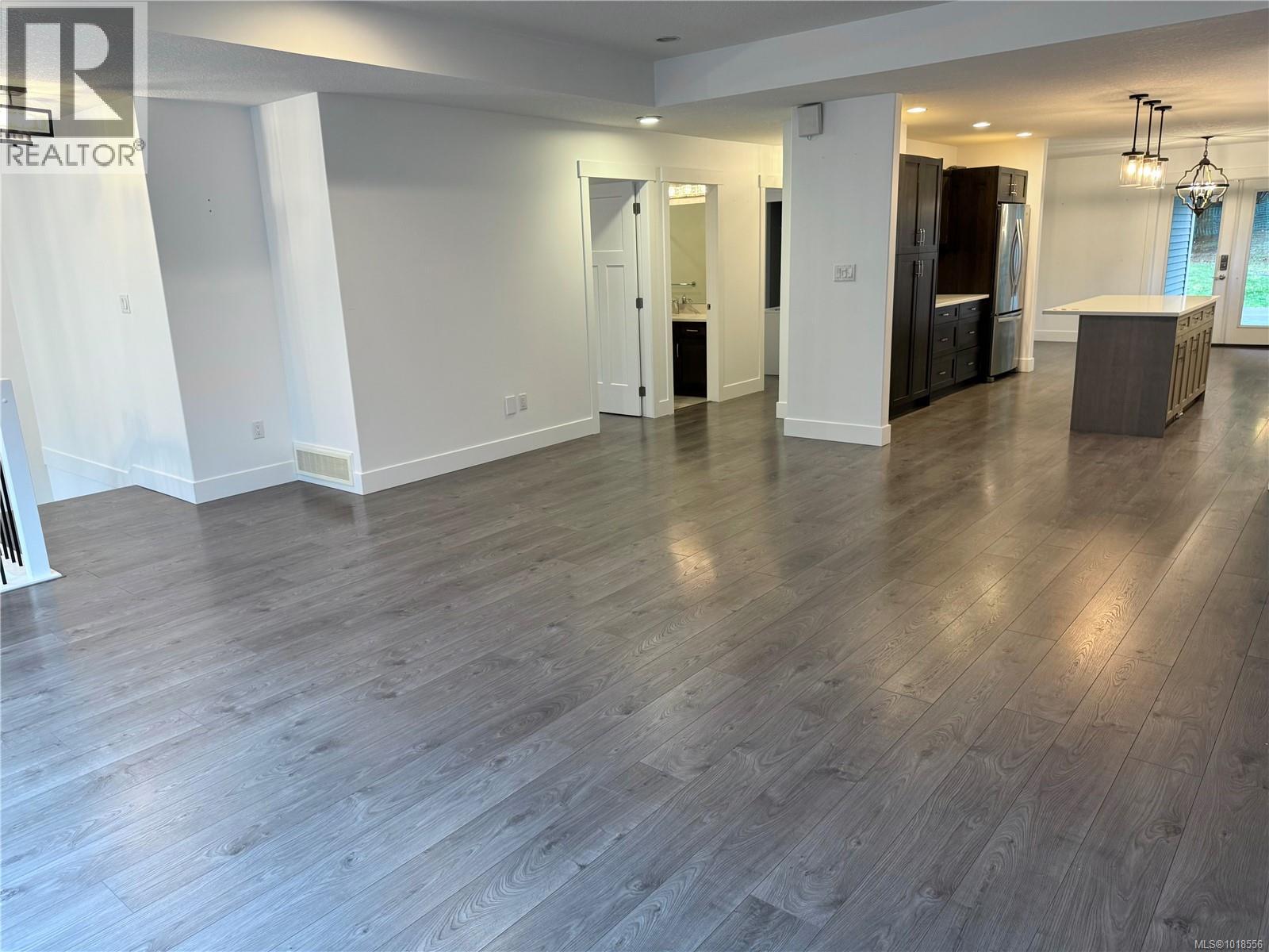 5211 Hammond Bay Rd, Nanaimo