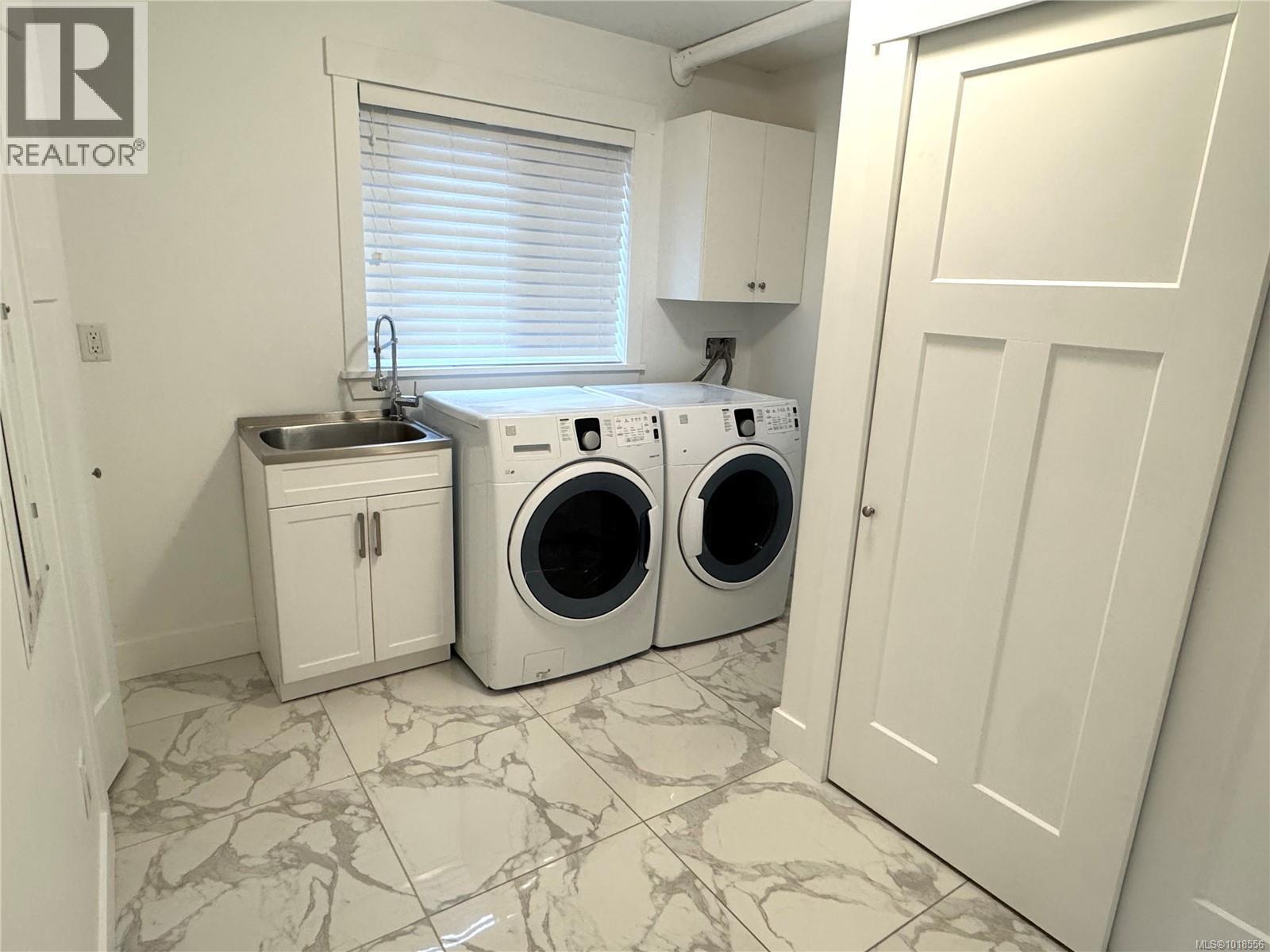 5211 Hammond Bay Rd, Nanaimo