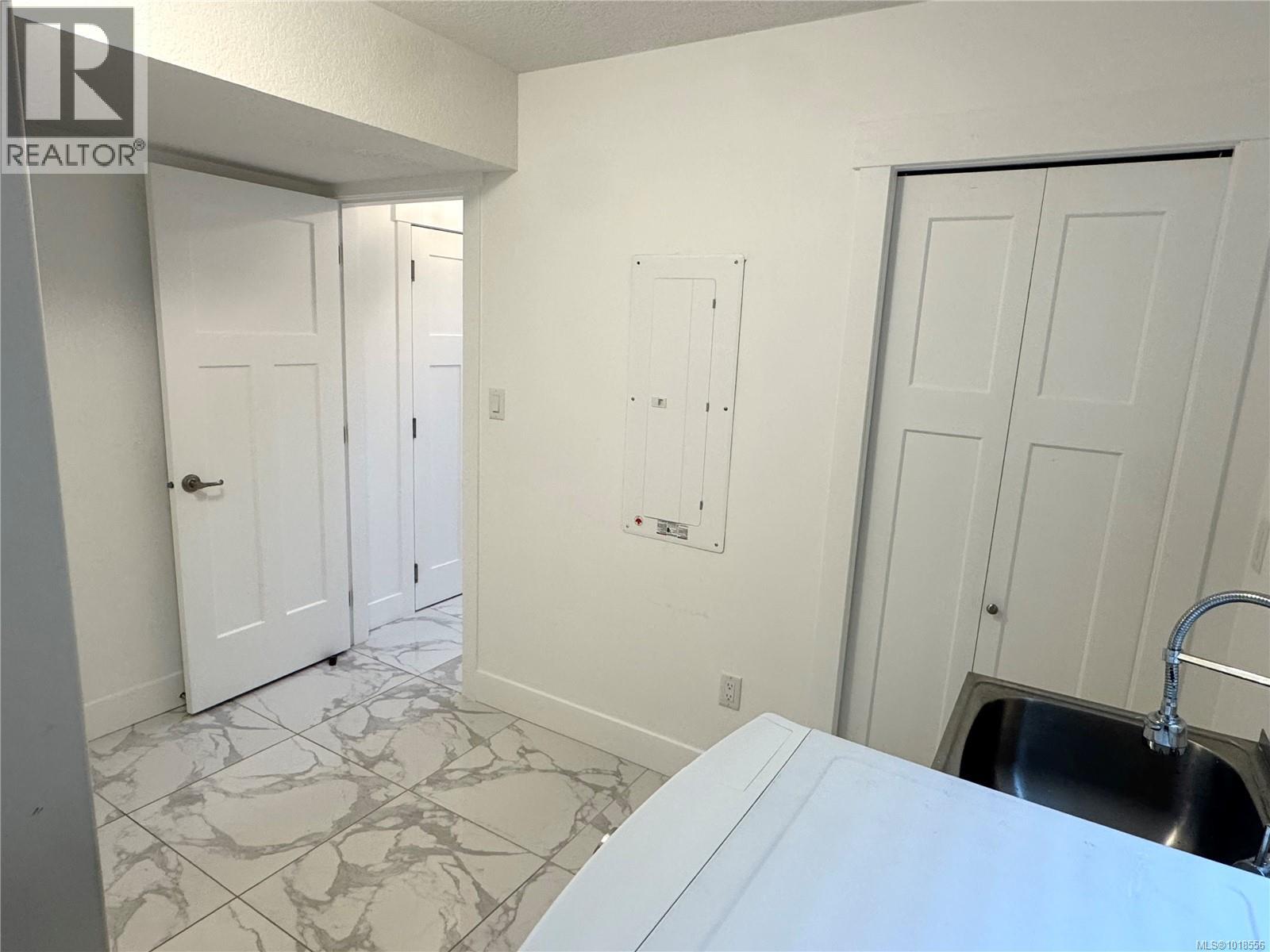 5211 Hammond Bay Rd, Nanaimo