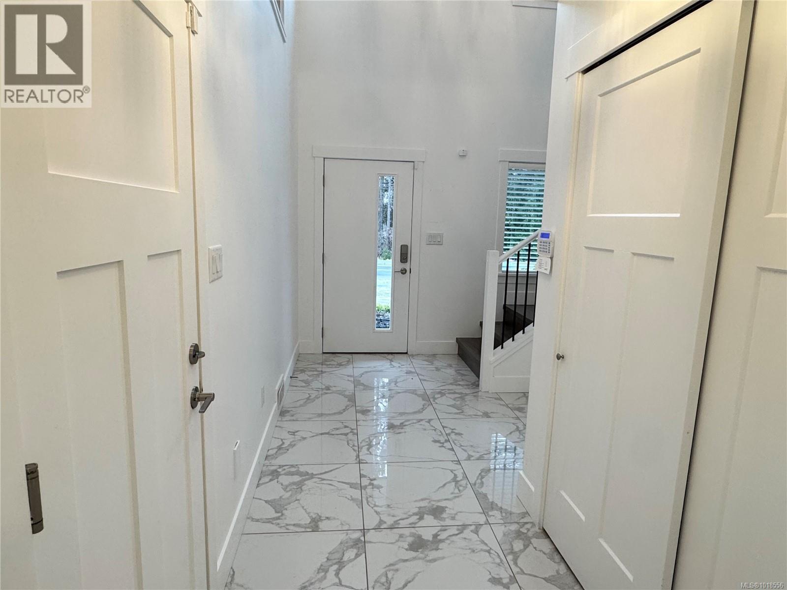 5211 Hammond Bay Rd, Nanaimo