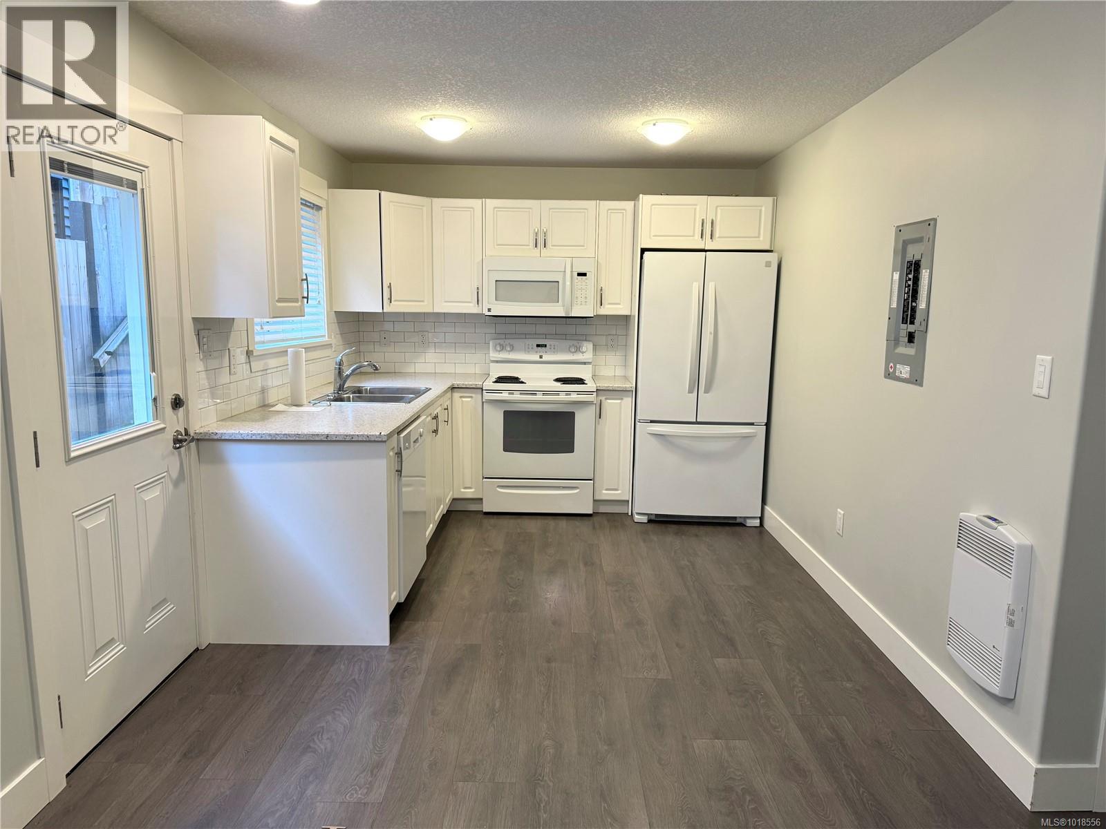 5211 Hammond Bay Rd, Nanaimo