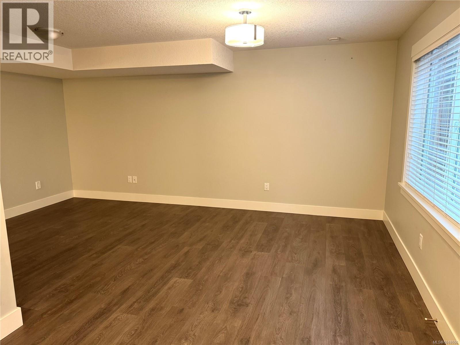 5211 Hammond Bay Rd, Nanaimo