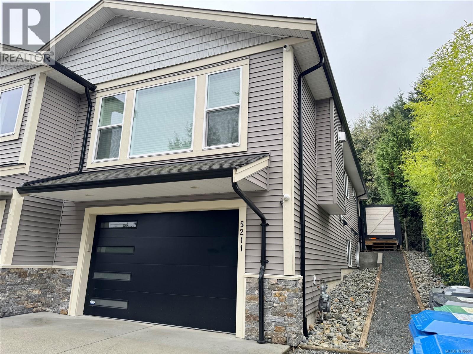 5211 Hammond Bay Rd, Nanaimo