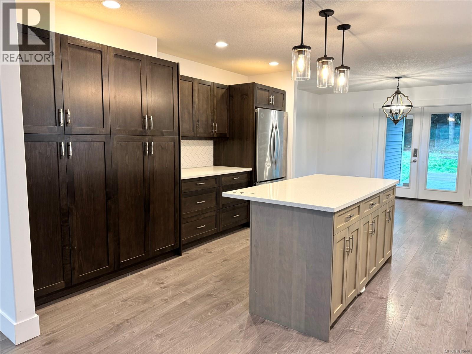 5211 Hammond Bay Rd, Nanaimo