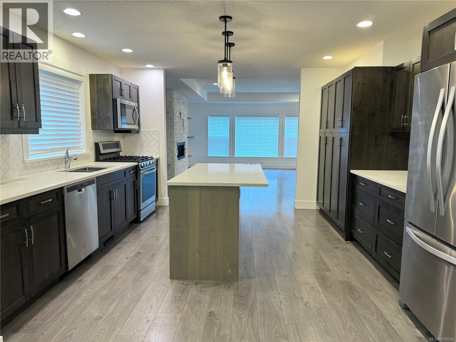 5211 Hammond Bay Rd, Nanaimo