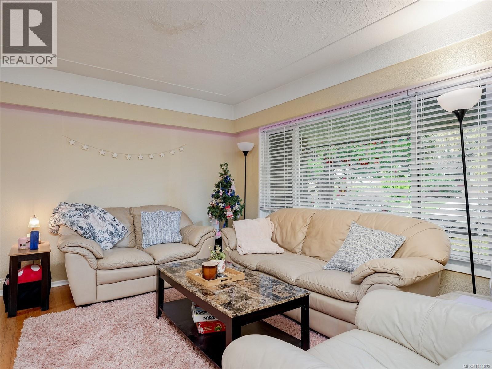  1660 Elm Street, Saanich