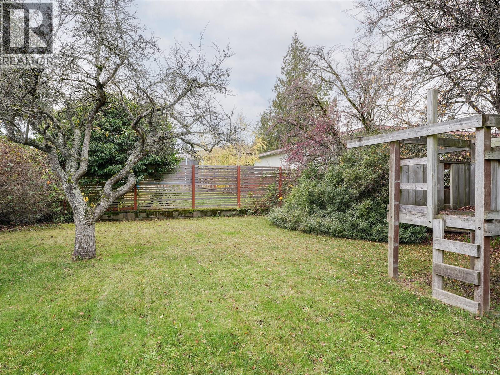  1660 Elm Street, Saanich