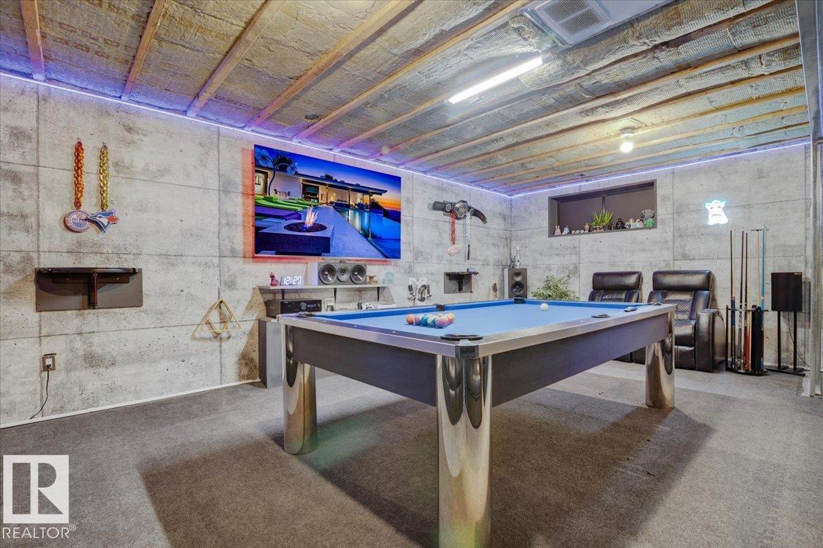 1035 158 ST SW, Edmonton