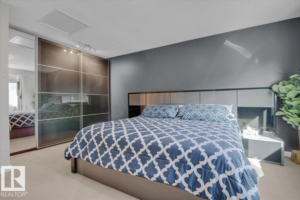 1035 158 ST SW, Edmonton