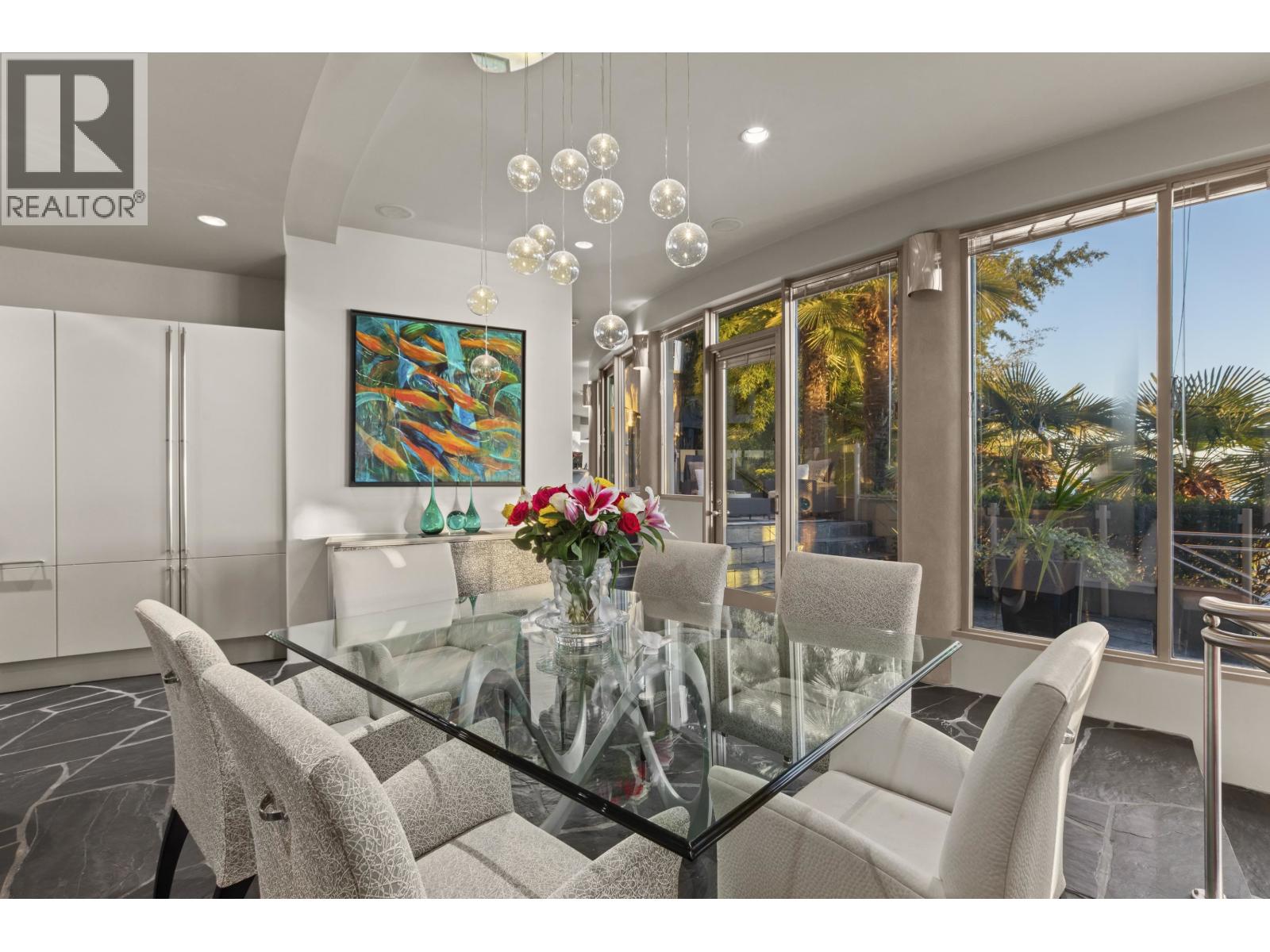 3912 MARINE DRIVE, West Vancouver