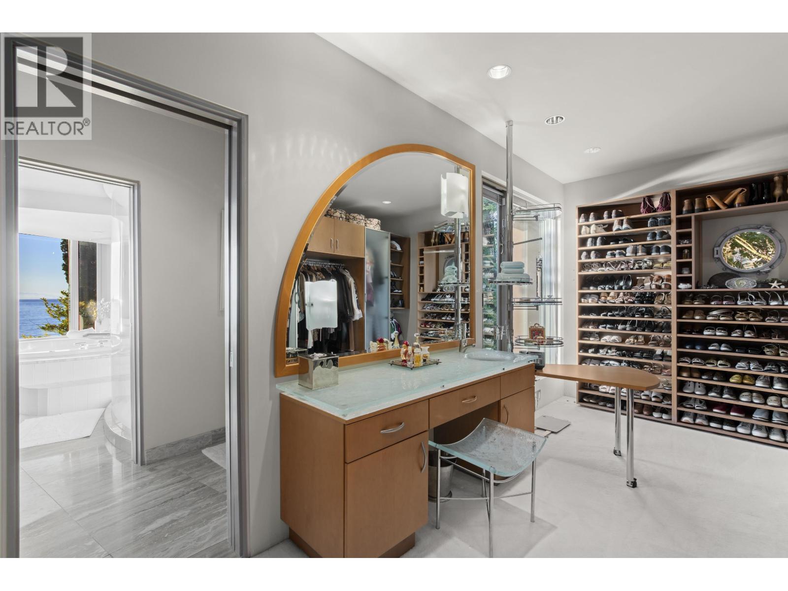 3912 MARINE DRIVE, West Vancouver