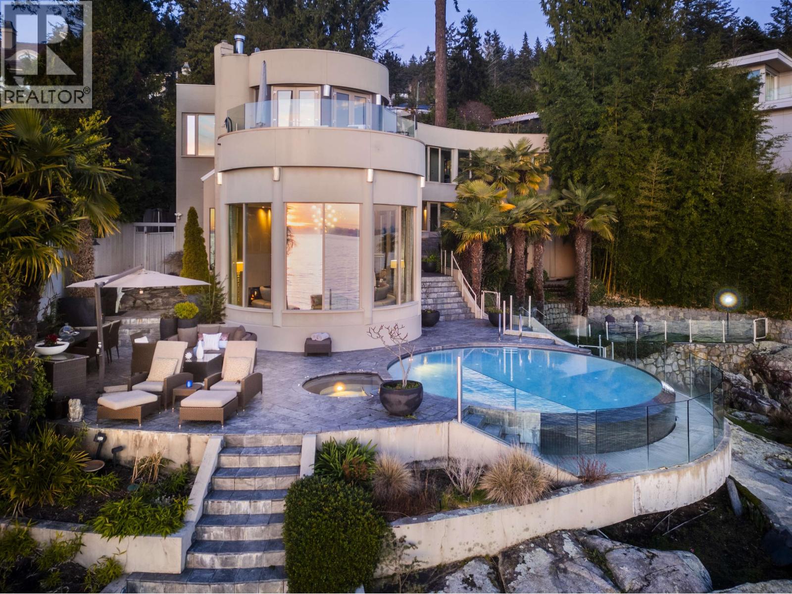 3912 MARINE DRIVE, West Vancouver