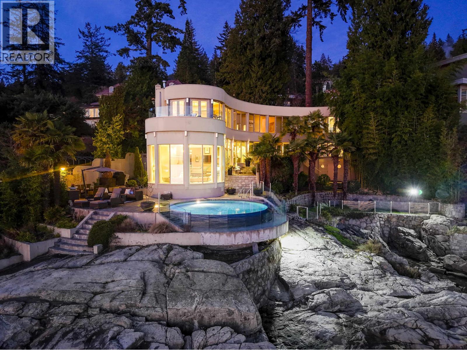 3912 MARINE DRIVE, West Vancouver