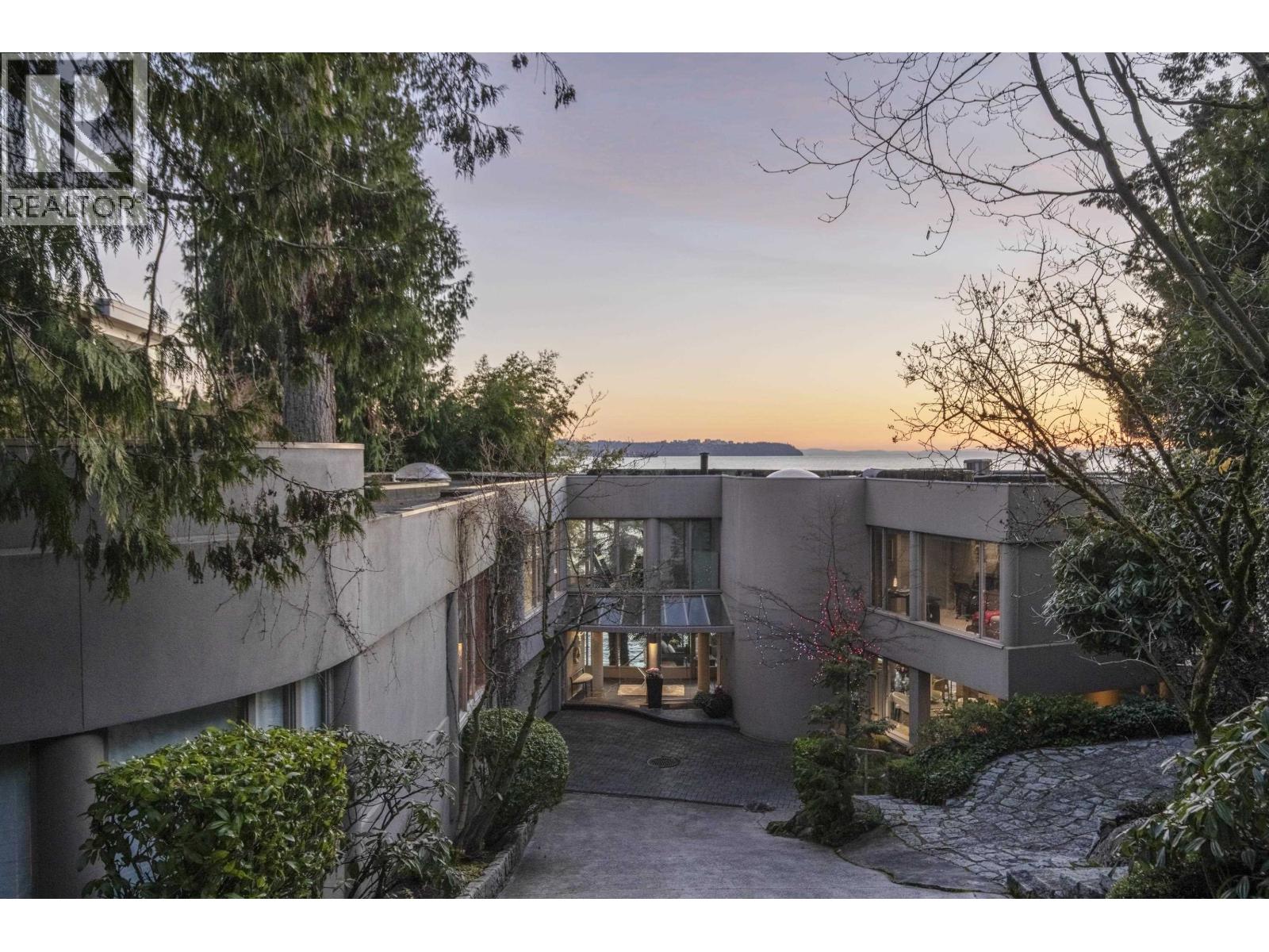 3912 MARINE DRIVE, West Vancouver