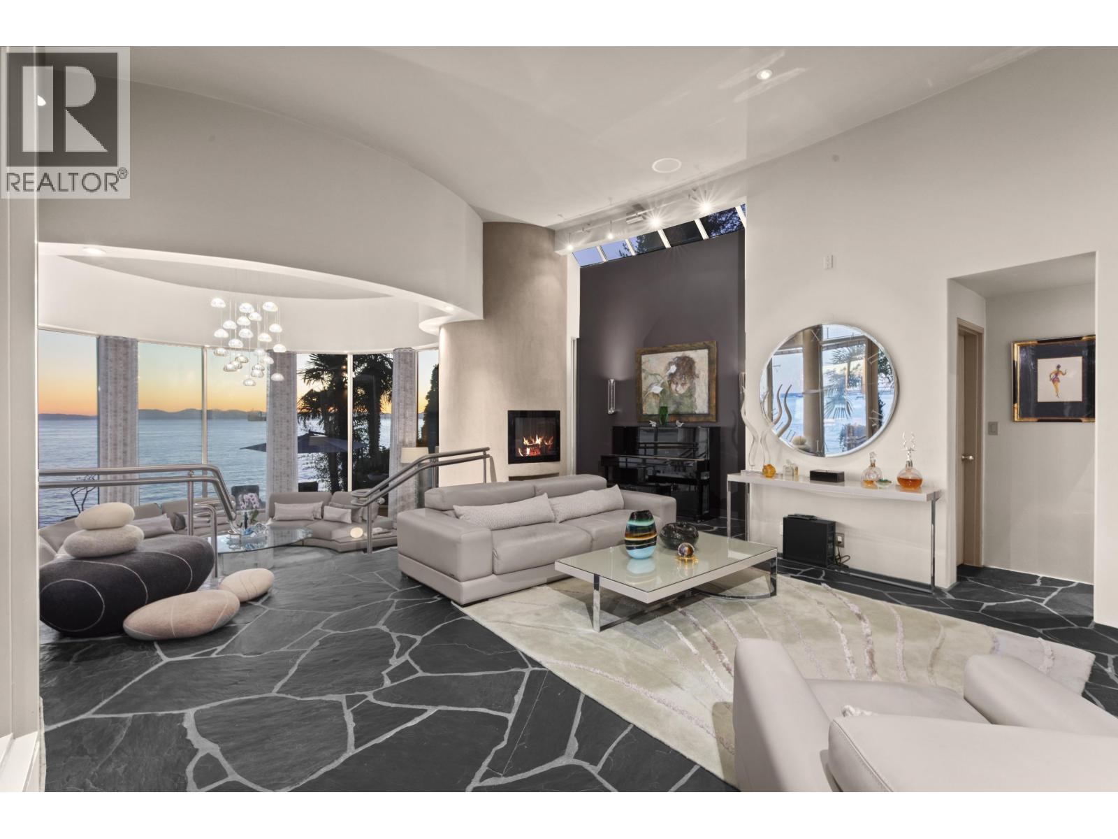 3912 MARINE DRIVE, West Vancouver