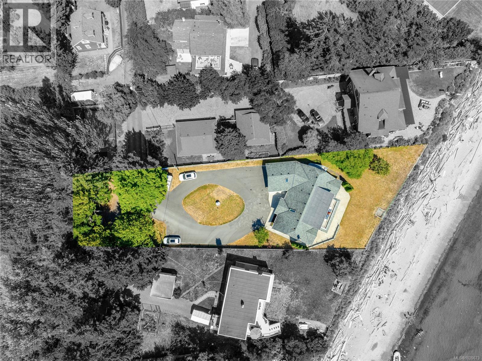 3905B Cadboro Bay Rd, Saanich