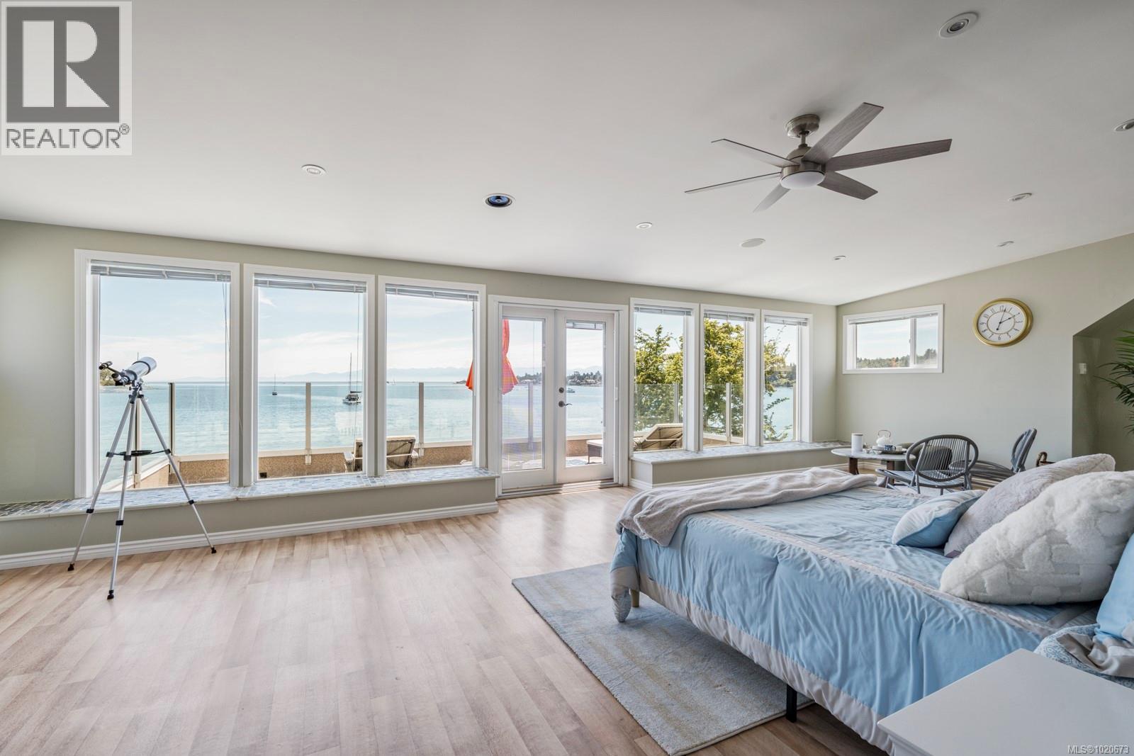 3905B Cadboro Bay Rd, Saanich