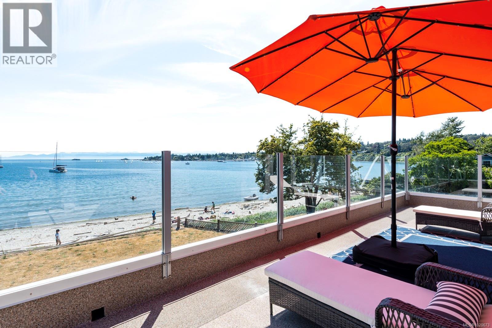 3905B Cadboro Bay Rd, Saanich