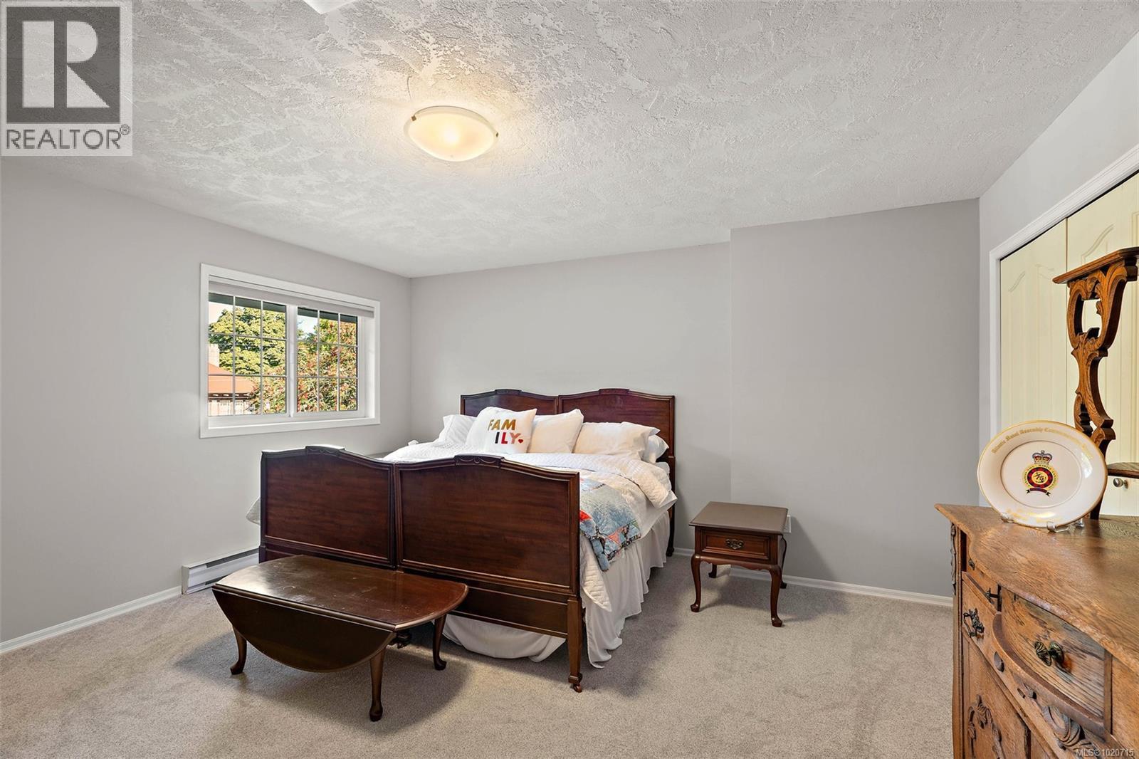  2023 Runnymede Avenue, Oak Bay