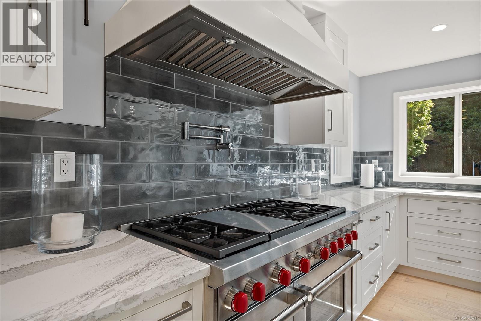  2023 Runnymede Avenue, Oak Bay