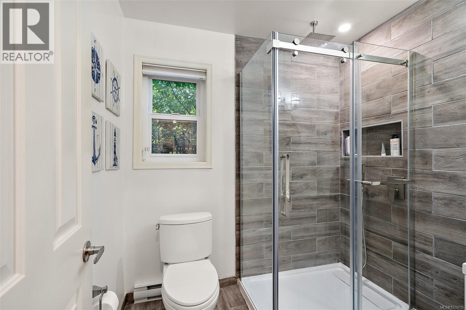  2023 Runnymede Avenue, Oak Bay