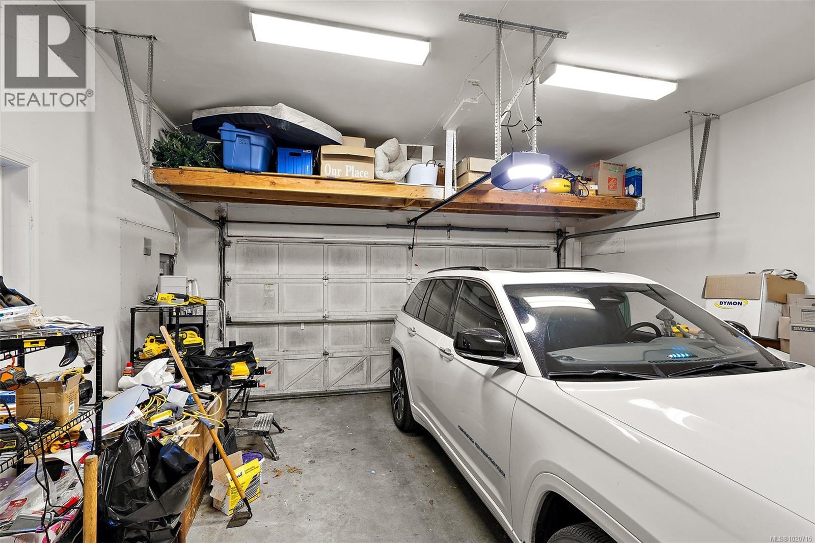  2023 Runnymede Avenue, Oak Bay