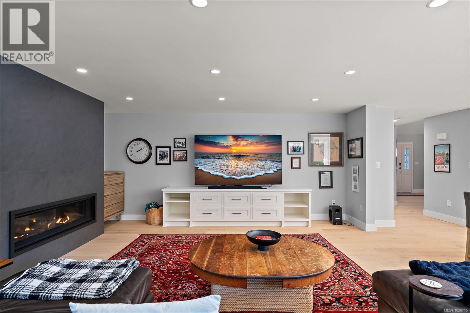  2023 Runnymede Avenue, Oak Bay