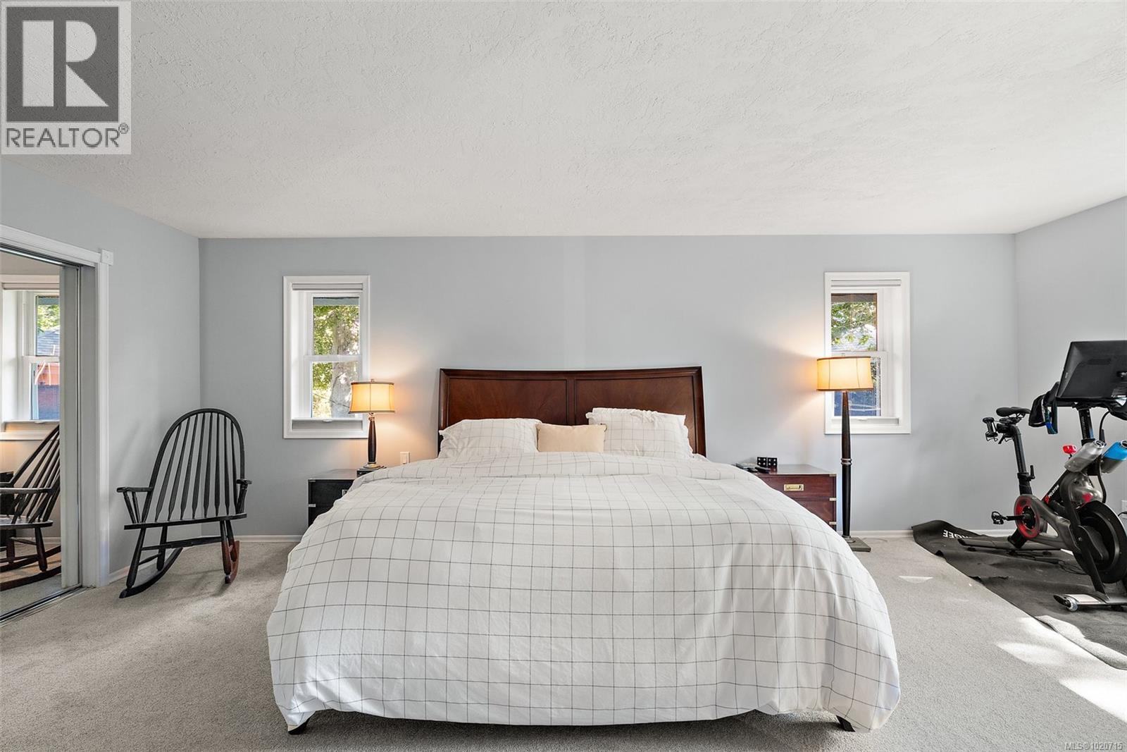  2023 Runnymede Avenue, Oak Bay