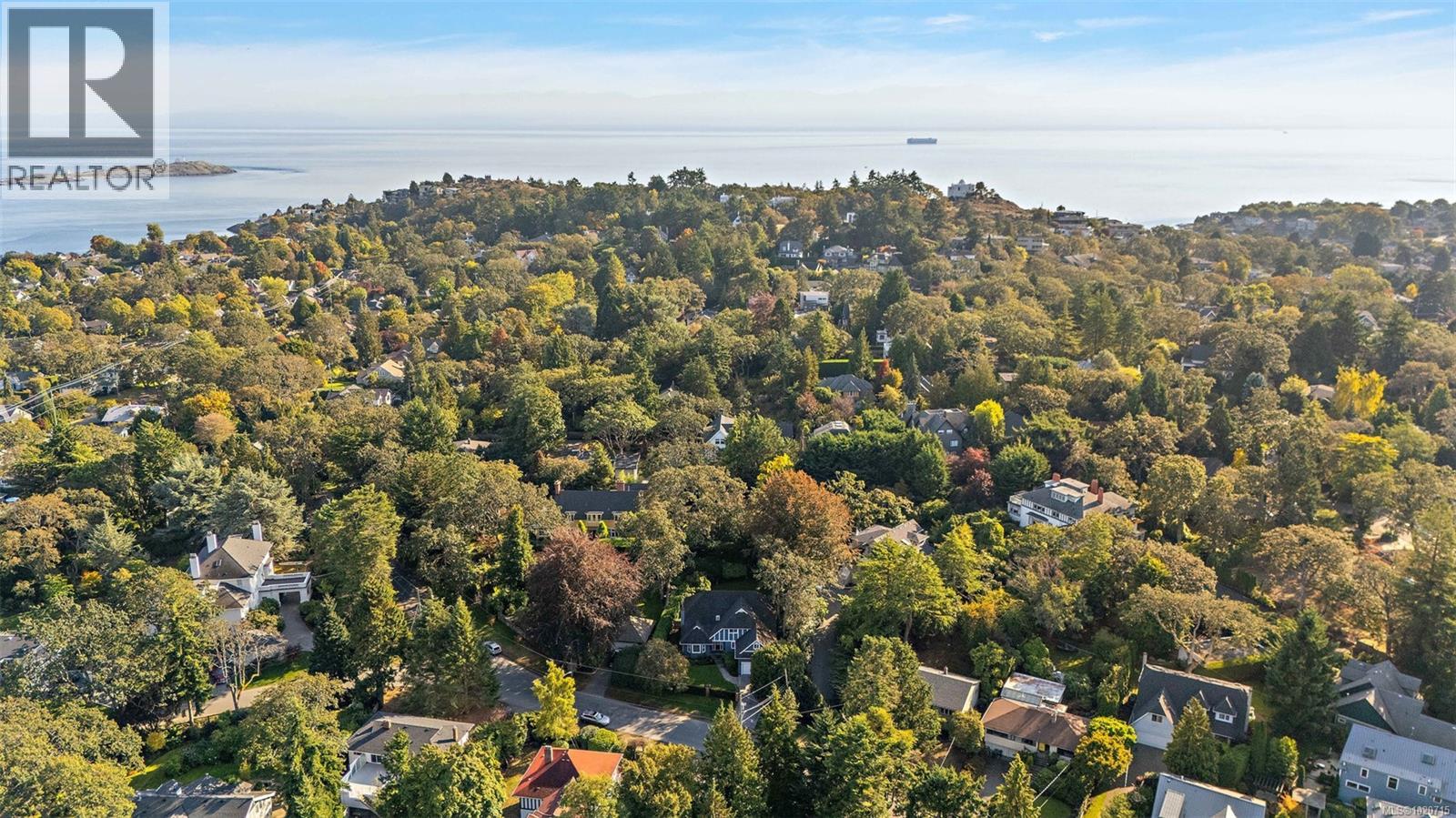  2023 Runnymede Avenue, Oak Bay