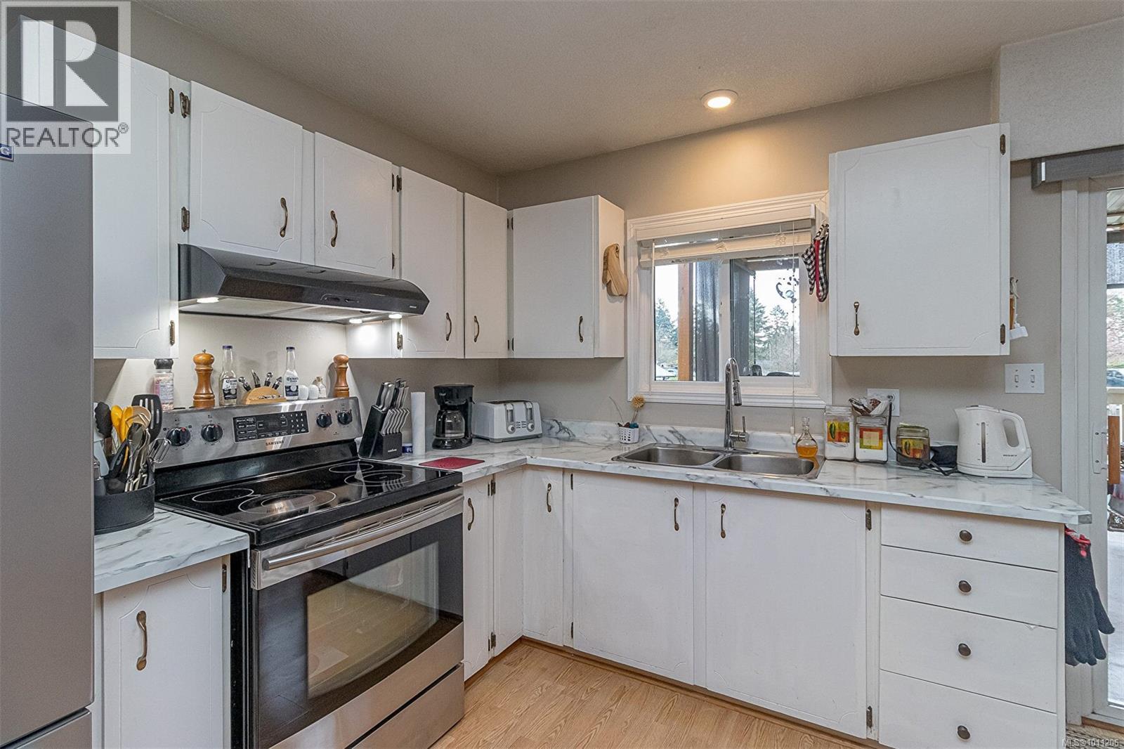 1135 McDonald Cres, Nanaimo