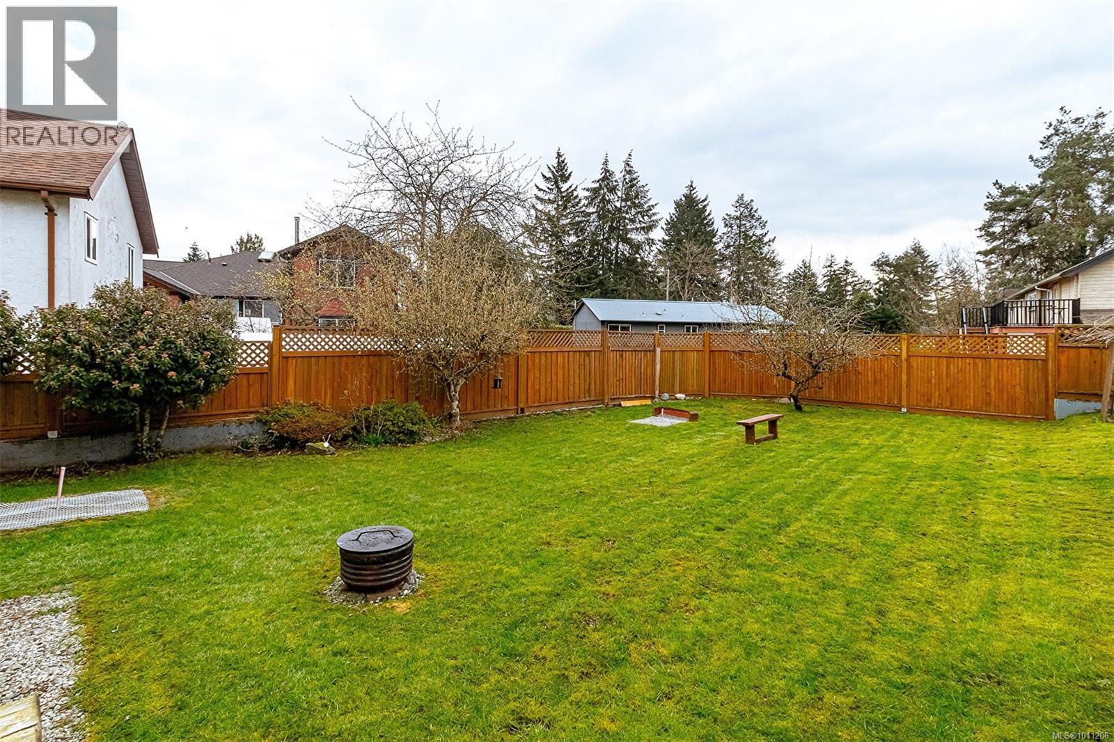 1135 McDonald Cres, Nanaimo