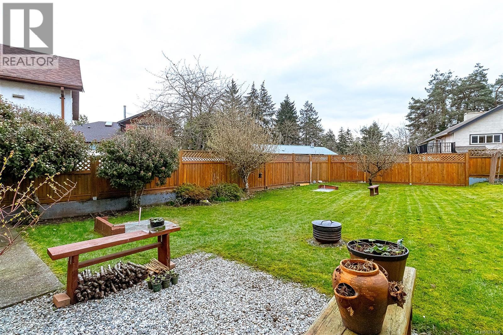 1135 McDonald Cres, Nanaimo