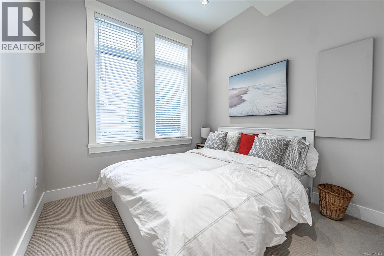 15 5251 Island Hwy W, Qualicum Beach