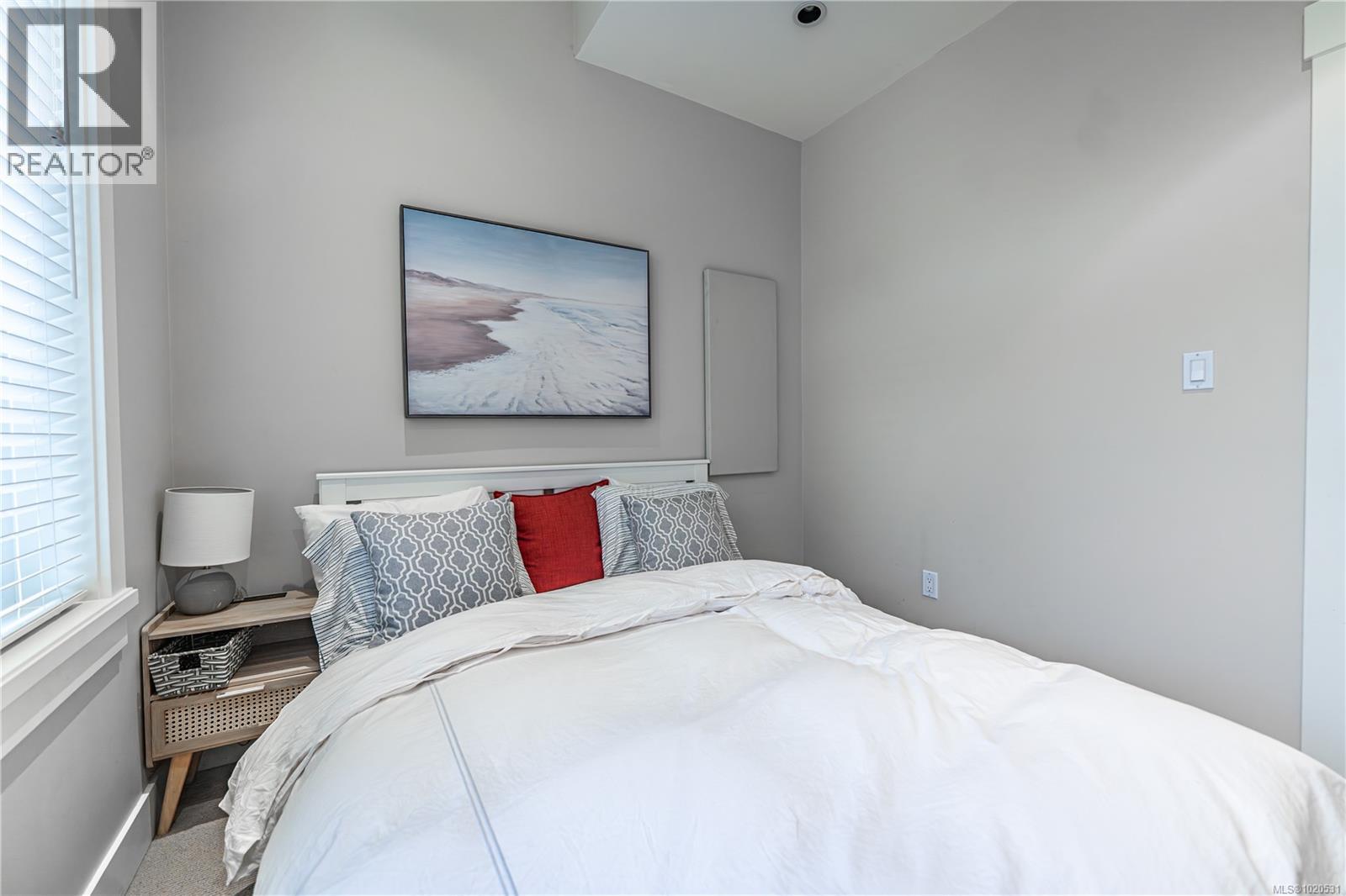 15 5251 Island Hwy W, Qualicum Beach